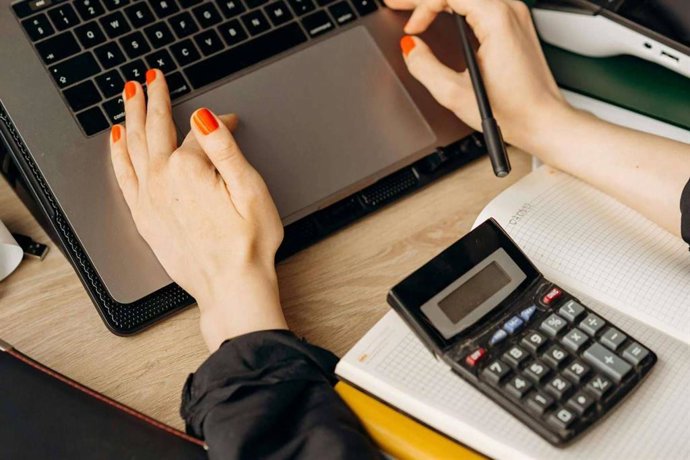 Los errores más comunes al intentar salir de deudas y cómo evitarlos