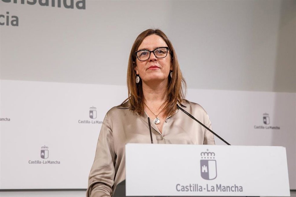 Archivo - La portavoz del Ejecutivo regional, Esther Padilla.