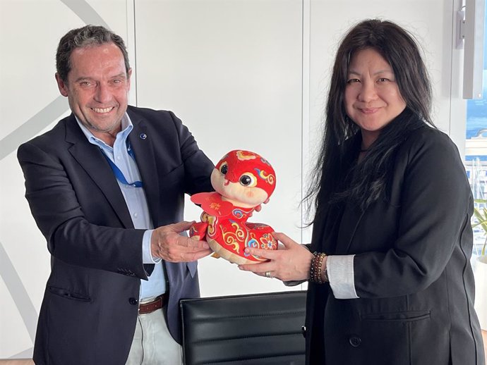 Visita de la cònsol general de la Xina a Barcelona, Meng Yuhong, al Port de Tarragona