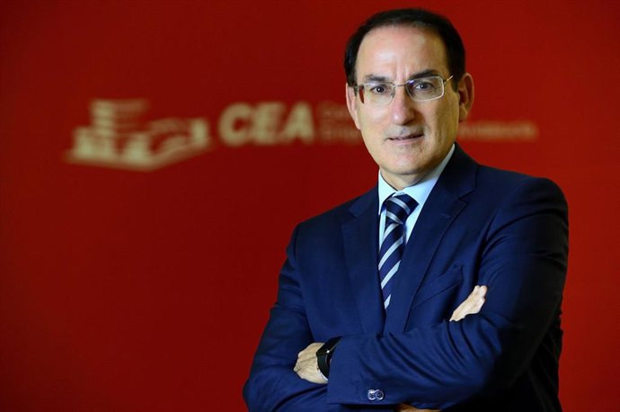 Archivo - El presidente de la Confederación de Empresarios de Andalucía (CEA), Javier González de Lara, en una imagen de archivo.