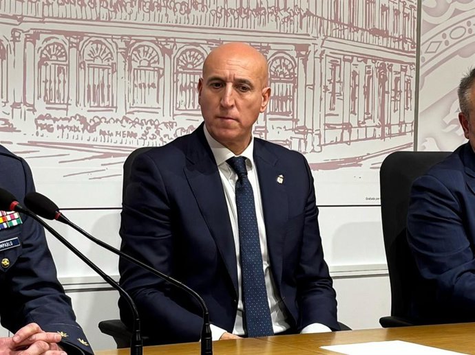 El alcalde de León en una rueda de prensa celebrada este martes.