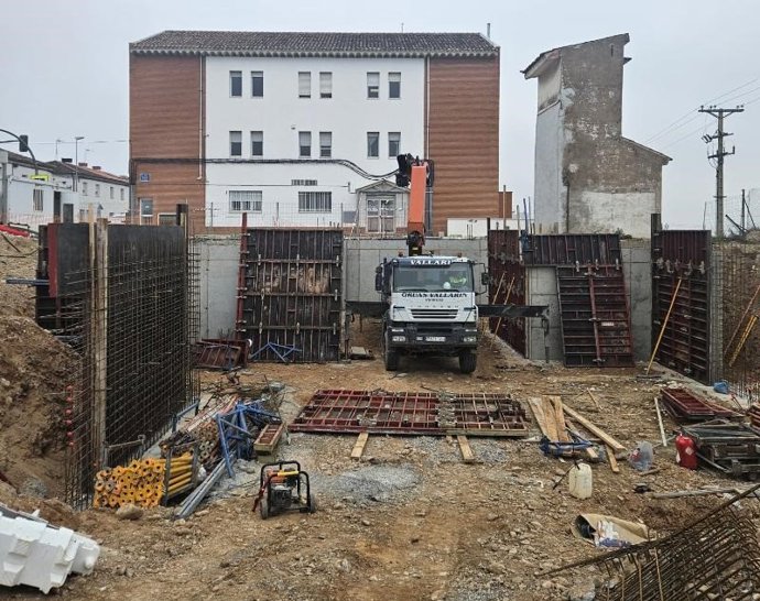 El acceso lateral de Urgencias del Centro de Salud de Calahorra quedará cerrado a partir del jueves debido a la ejecución de las obras de ampliación