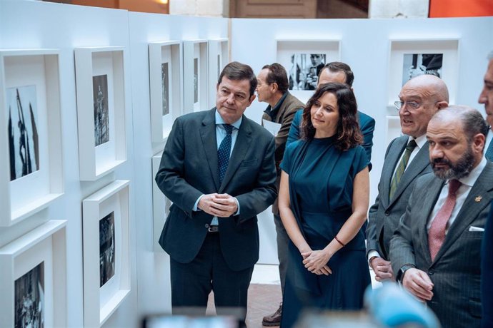 La presidenta de la Comunidad de Madrid, Isabel Díaz Ayuso, durante el pregón de la Semana Santa de Valladolid, en la Real Casa de Correos, a 18 de febrero de 2025, en Madrid (España). 