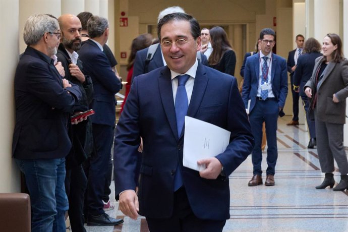 Archivo - El ministro de asuntos Exteriores, Unión Europea y Cooperación, José Manuel Albares, a su llegada al Senado, a 12 de noviembre de 2024, en Madrid (España). El Gobierno se enfrenta a una nueva sesión de control en el Senado con 19 preguntas y tre