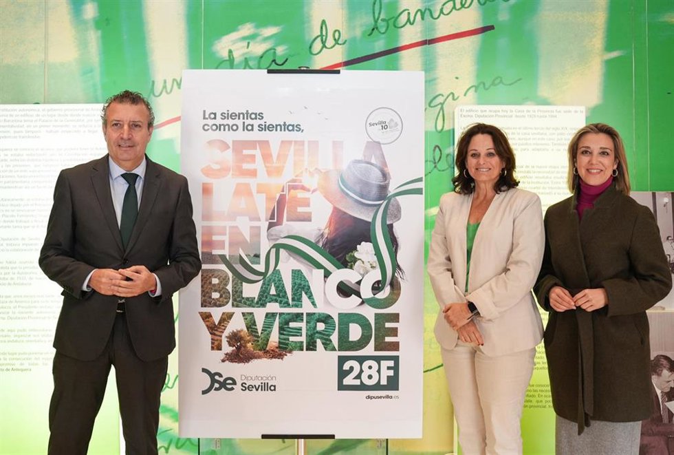 El presidente de la Diputación, Javier Fernández (1i), presenta 'Sevilla late en blanco y verde', campaña institucional de la entidad provincial con motivo del Día de Andalucía
