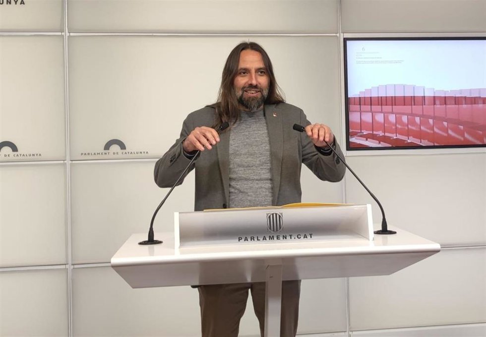 El portavoz adjunto de ERC en el Parlament, Jordi Albert, en rueda de prensa