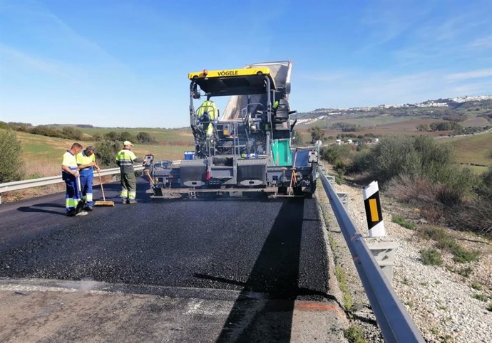 Arreglo de una de las carreteras de la provincia de Huelva.