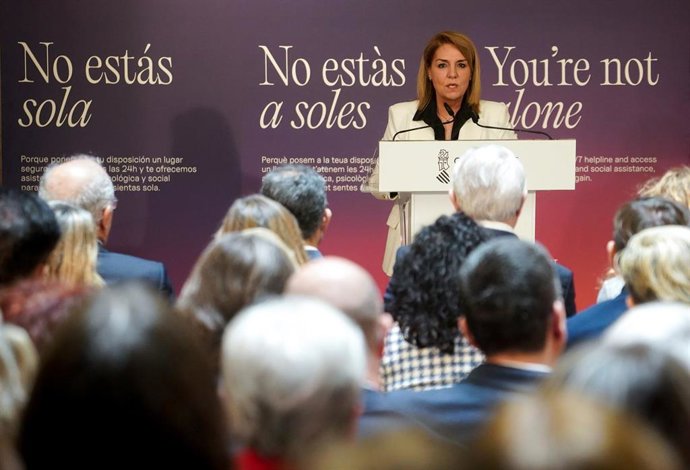 Archivo - La portavoz del Govern de Valencia y vicepresidenta primera, Susana Camarero, interviene durante el acto institucional con motivo del Día Internacional de la Eliminación de la Violencia contra la Mujer