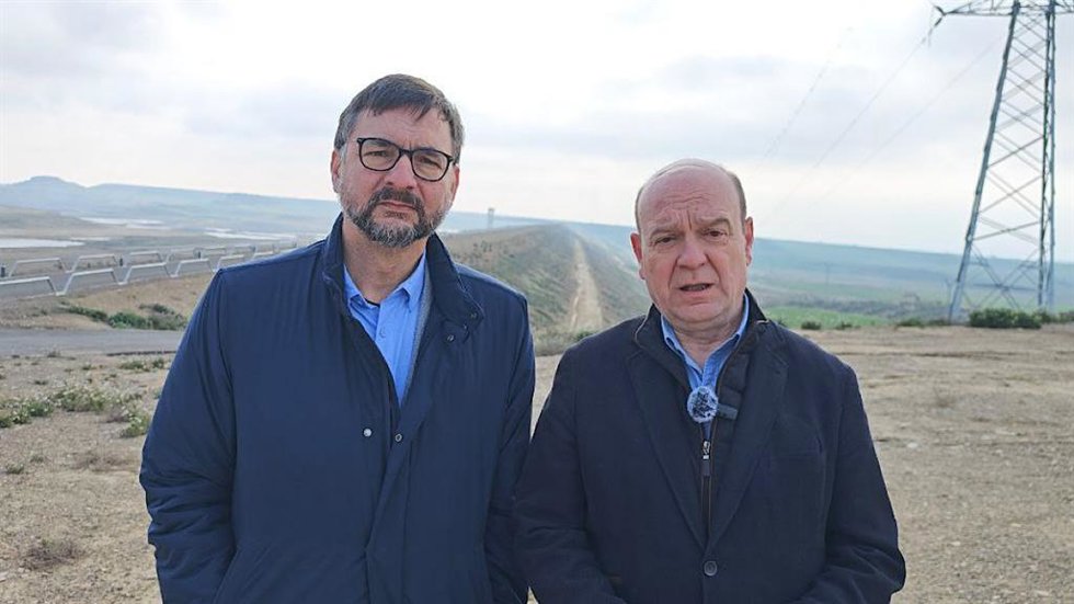 El portavoz adjunto de VOX en las Cortes de Aragón, Santiago Morón, y el diputado de este grupo Fermín Civiac.