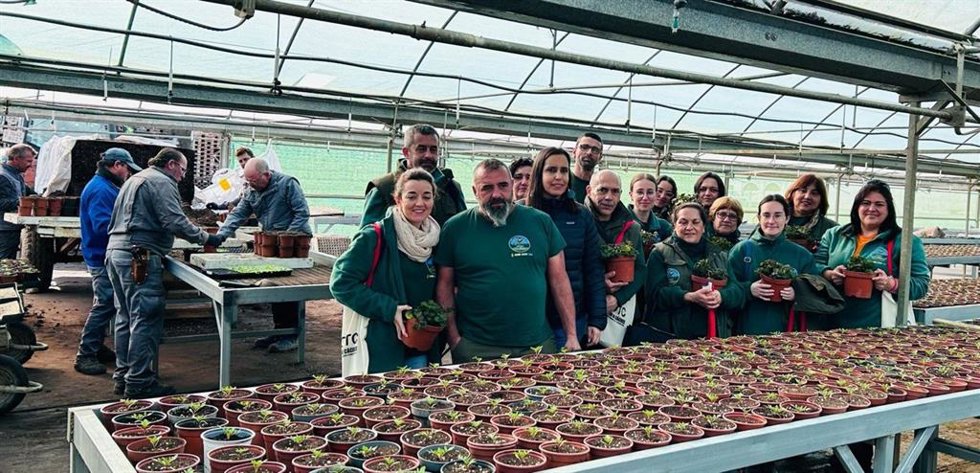 Alumnado de jardinería de Torrejoncillo recibe formación práctica en el vivero provincial de la Diputación de Cáceres