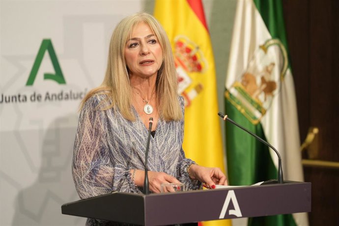 La consejera de Cultura y Deporte, Patricia del Pozo durante la rueda de prensa posterior al Consejo de Gobierno. A 18 de febrero de 2025, en Sevilla (Andalucía, España). 