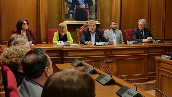 Lectura del manifiesto por el Día Internacional del Síndrome de Asperger en la Diputación de Almería.