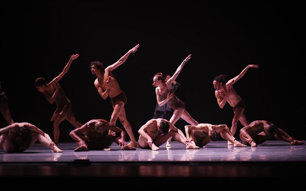 Archivo - Un momento sobre el escenario de la compañía estadounidense Alonzo King Lines Ballet.