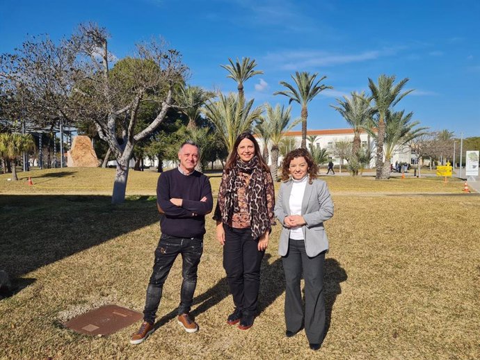 La UA renova el seu patrocini amb la campanya 'Llegir en valencià' de Fundació Bromera.