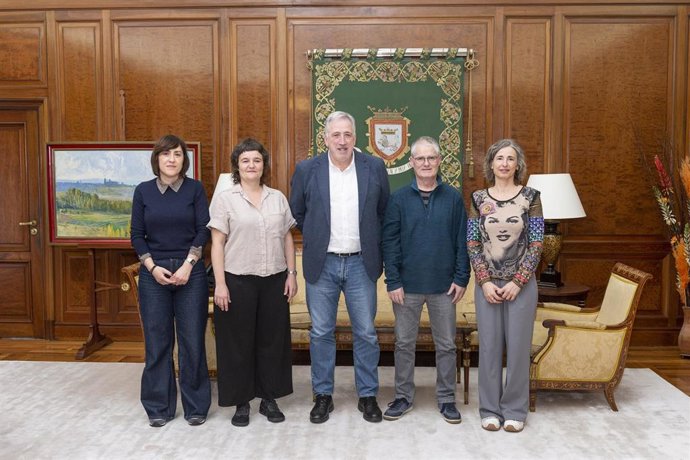 Firma del convenio entre Ayuntamiento de Pamplona y Asorna.