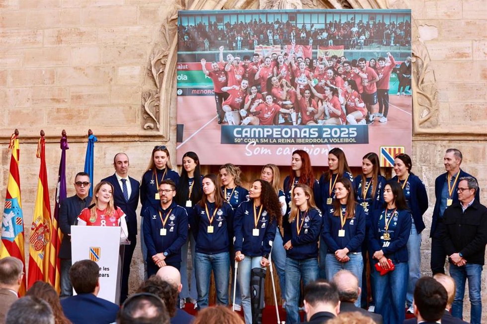 Acto de recepción del Club Voleibol Ciutadella Avarca de Menorca