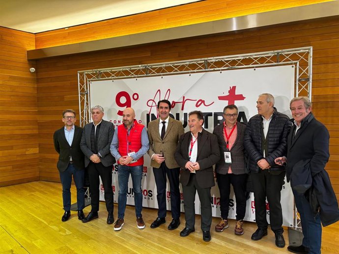 Autoridades y responsables de UGT en el 9 Congreso de UGT FICA Castilla y León