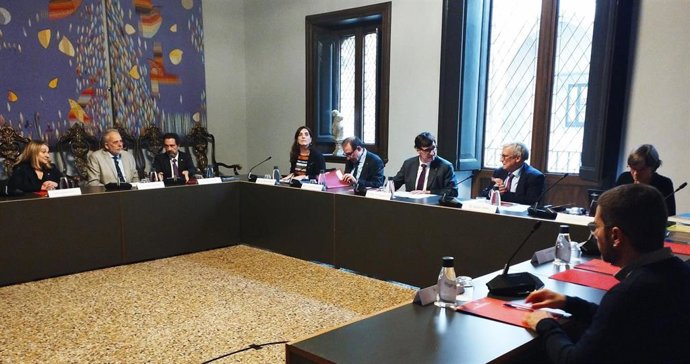 El presidente de la Generalitat, Salvador Illa, encabeza la reunión del Consejo Rector de l'Institut d'Estudis de l'Autogovern