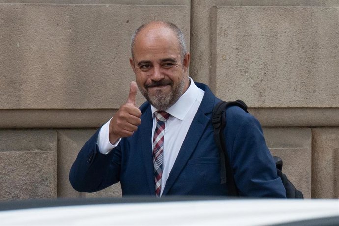 Archivo - El exconseller de Interior de la Generalitat de Catalunya Miquel Buch a su llegada a un juicio en la Audiencia de Barcelona, a 28 de junio de 2023, en Barcelona, Catalunya (España). Buch es juzgado por presuntamente designar a un mosso como carg