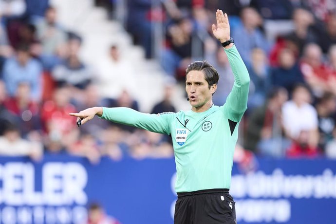 Jose Luis Munuera Montero reacts during the LaLiga EA Sports match between CA Osasuna and Real Madrid CF at El Sadar on February 15, 2025, in Pamplona, Spain.