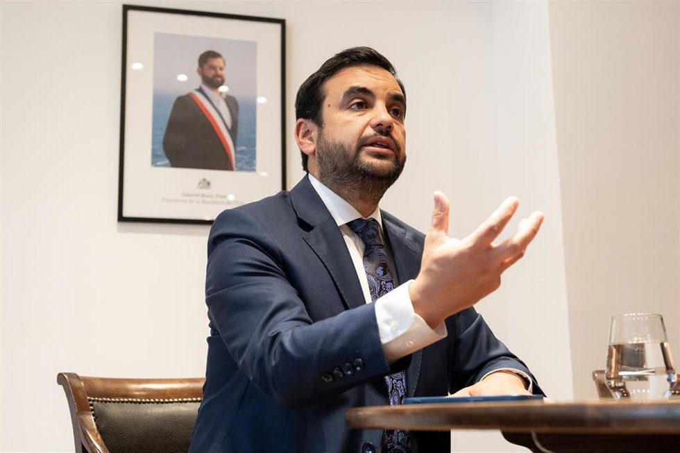 El ministro de Justicia de Chle, Jaime Gajardo, durante una entrevista con Europa Press en la Embajada de Chile en Madrid (España)