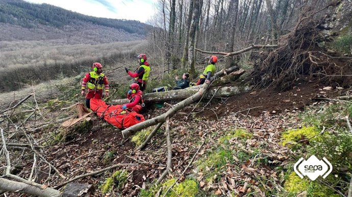 Rescate del maderista herido en Boal
