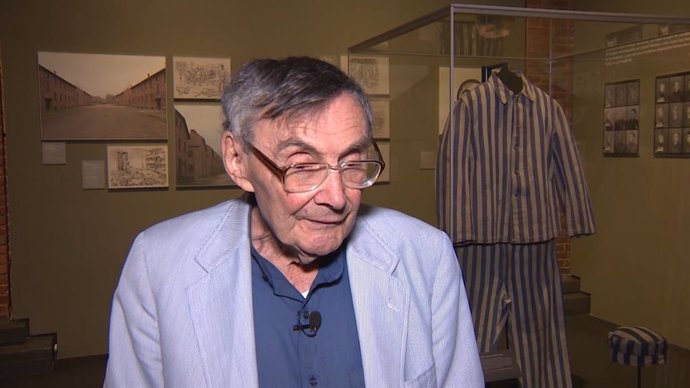 Archivo - El superviviente del Holocausto, Marian Turski, en la exposición en Madrid sobre Auschwitz