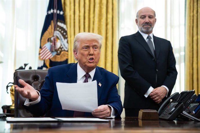 Secretário de Comércio dos EUA, Howard Lutnick, no Salão Oval com o presidente dos EUA, Donald Trump.