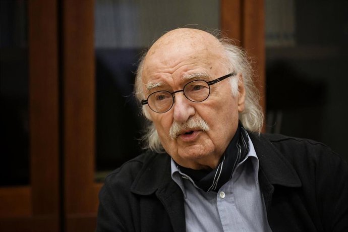 Archivo - El superviviente del Holocausto, Peter René Pérez, durante una entrevista con Europa Press, en el Centro Sefarad-Israel en Condeduque, a 25 de enero de 2024, en Madrid (España).