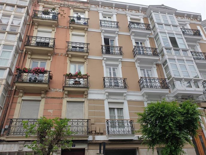 Archivo - Viviendas en Santander