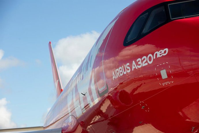 La islandesa Play volará a Alicante en Semana Santa y aumenta las frecuencias con Madrid en verano.