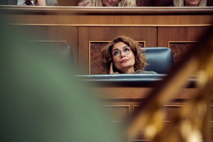 La vicepresidenta primera y ministra de Hacienda, María Jesús Montero, durante una sesión plenaria extraordinaria, en el Congreso de los Diputados, a 22 de enero de 2025, en Madrid (España). (Foto de archivo).