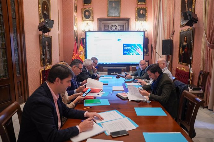 El Ayuntamiento se reúne para trazar el Plan Estratégico 2029 para poner en valor la Exposición Iberoamericana.