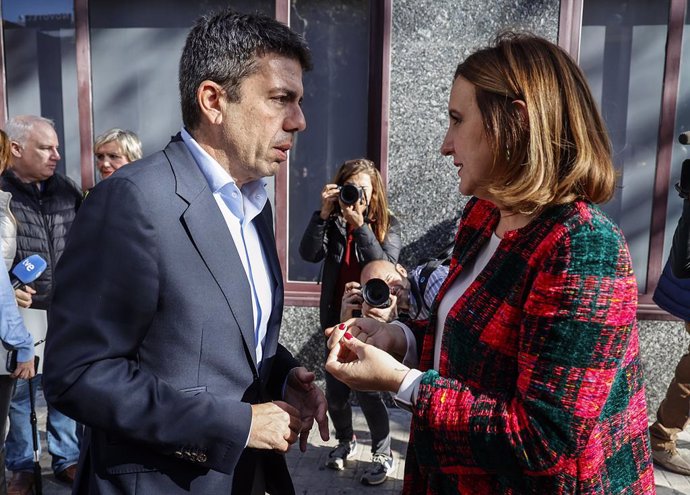 Archivo - Arxiu - El president de la Generalitat Valenciana i del PPCV, Carlos Mazón i l'alcaldessa de València, María José Catalá, en imatge d'arxiu. 