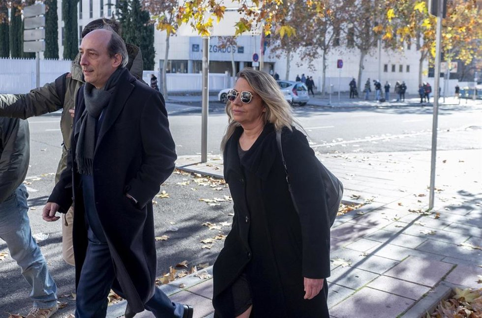 Archivo - La asesora de Moncloa Cristina Álvarez a su salida de los juzgados de Plaza Castilla después de testificar ante el juez del caso Begoña, en los juzgados de Plaza de Castilla