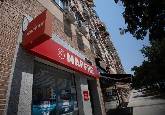 Archivo - Una oficina de Mapfre, a 26 de julio de 2024, en Madrid (España). 