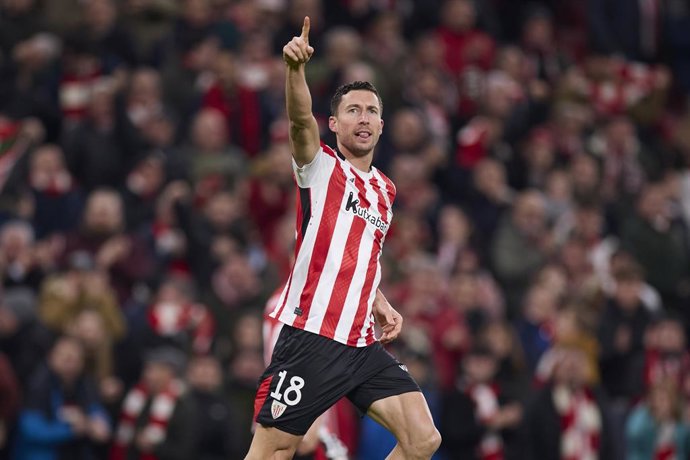 Archivo - Oscar de Marcos, do Athletic Club, comemora após marcar um gol durante a partida das oitavas de final da Copa do Rei entre o Athletic Club e o CA Osasuna no San Mames, em 16 de janeiro de 2025, em Bilbao, Espanha.