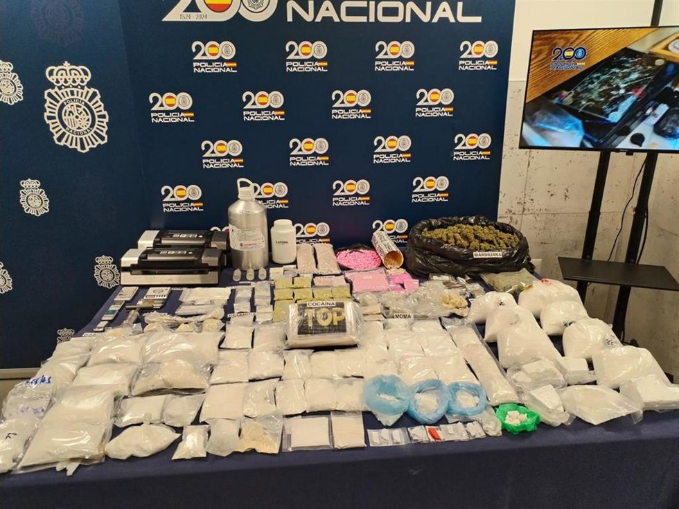 Dos detenidos y desmantelado un 'narcopiso' en Arturo Soria que vendía 'crocaína' y otras drogas