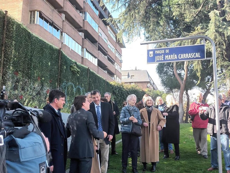 Matías Prats, Vicente Vallés o Manuel Campo Vidal homenajean a José María Carrascal, "periodista de pies a cabeza" en su parque, en la Ciudad de Periodistas