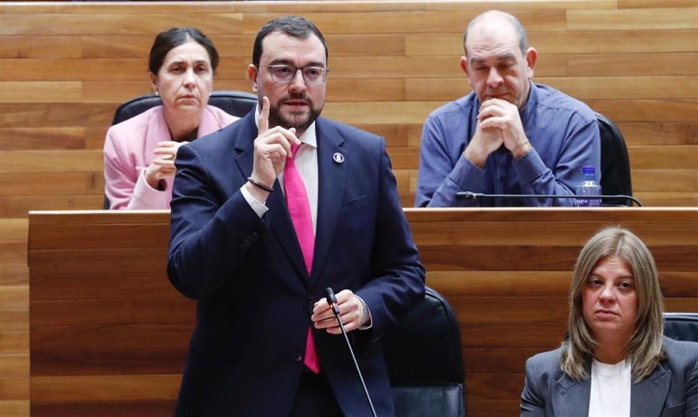 El presidente del Principado de Asturias, Adrián Barbón