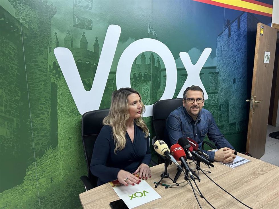 Los concejales de Vox en Ponferrada (León), este miércoles durante una rueda de prensa
