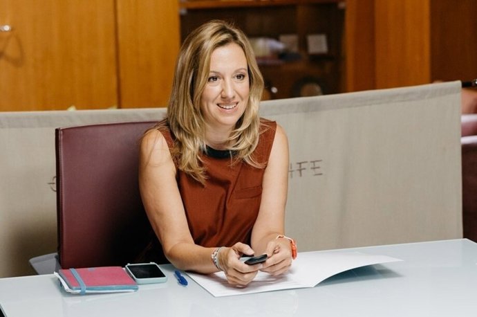 La presidenta del Cabildo, Rosa Dávila, celebra las reducciones de la tasa de paro en los municipios de la isla