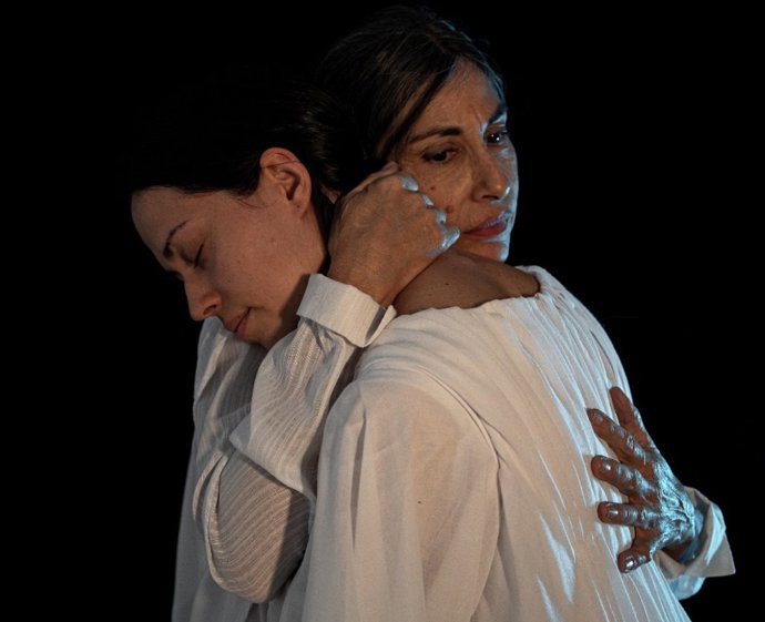 Representación de la obra 'Emily POESÍA ENCERRADA'