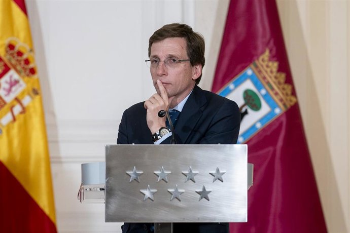 Archivo - El alcalde de Madrid, José Luis Martínez Almeida, ofrece una rueda de prensa 