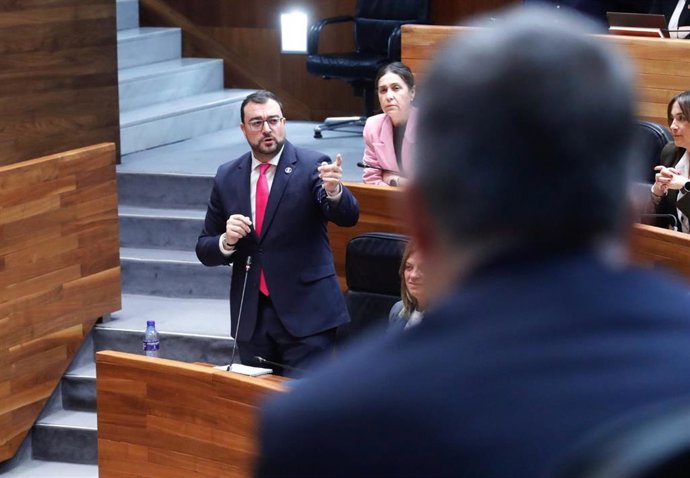 El presidente del Principado de Asturias, Adrián Barbón