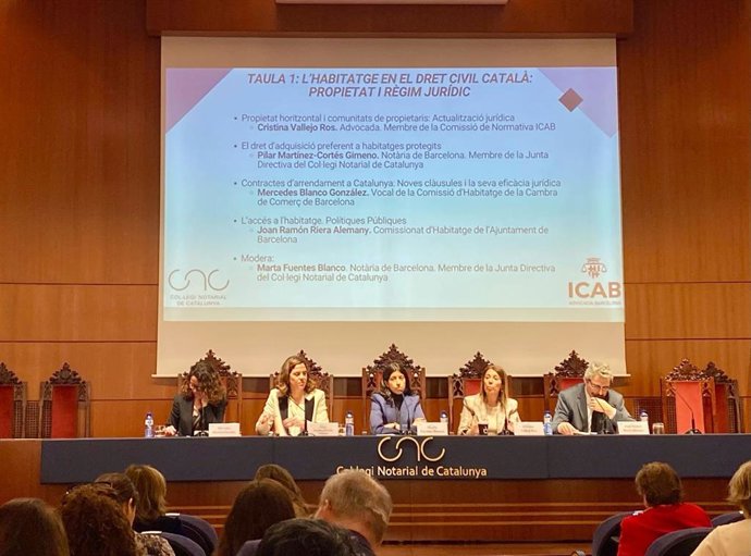 Mesa ‘La vivienda en el derecho civil catalán: propiedad y régimen jurídico’ celebrada en el marco de la Jornada ‘Derecho Civil Catalán: perspectivas actuales y desafíos en la práctica notarial y jurídica’ organizada en el Colegio Notarial de Catalunya