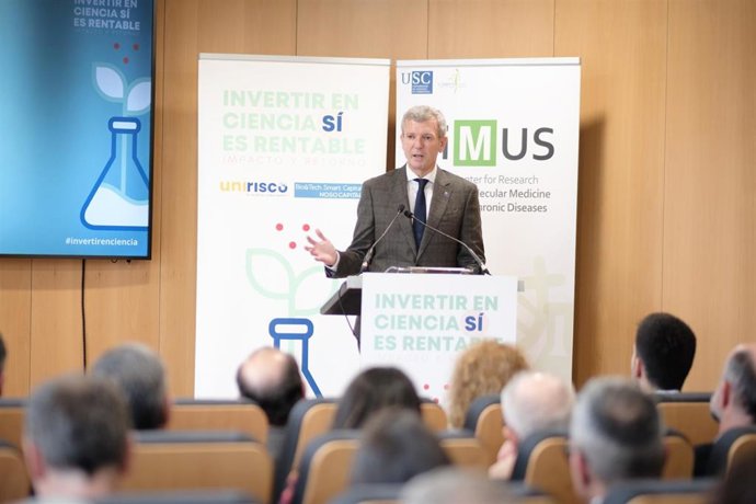 Rueda, durante el acto sobre ciencia celebrado en Santiago.