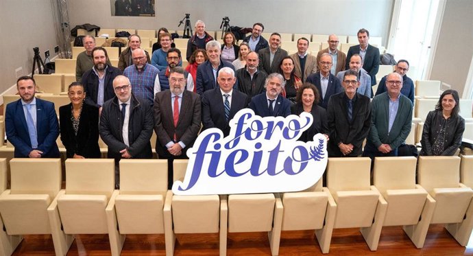 Archivo - Foto de familia fundación Foro Fieito.