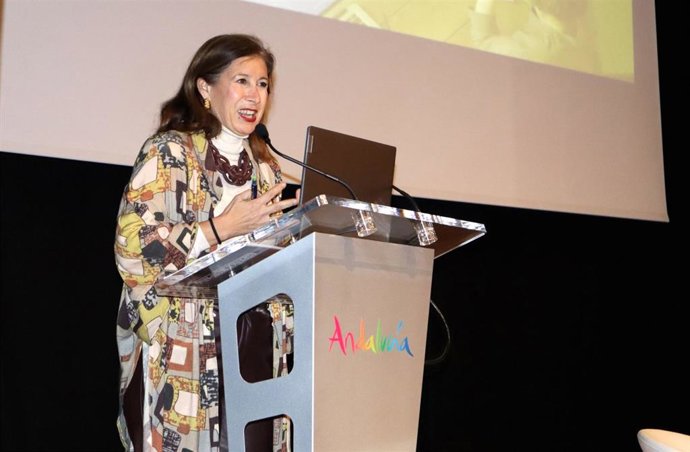 La directora general de Promoción y Fomento del Turismo de la Junta de Andalucía, Gemma del Corral, ha destacado la aportación a la región de las empresas de enseñanza de español y las relacionadas con el turismo idiomático