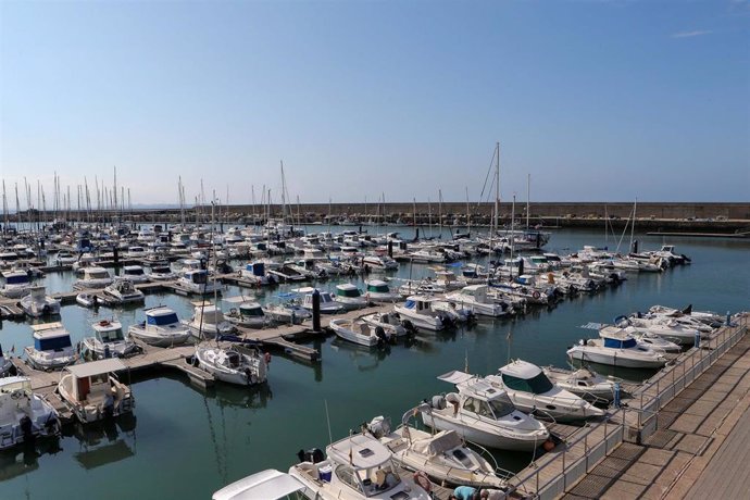 Archivo - Puerto de Rota.
